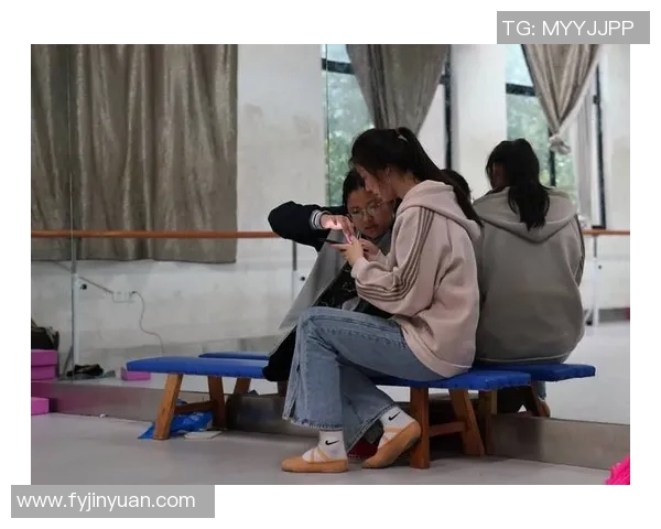 李伟的滑板之路:从初学者到职业选手的心路历程与成长故事 李伟的滑板之路:从初学者到职业选手的心路历程与成长故事